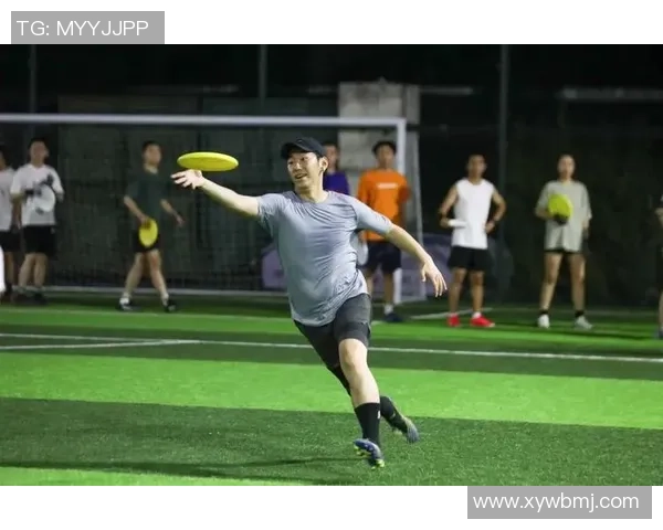 飞盘热潮引发讨论杭州飞盘队意识形态争议引人关注